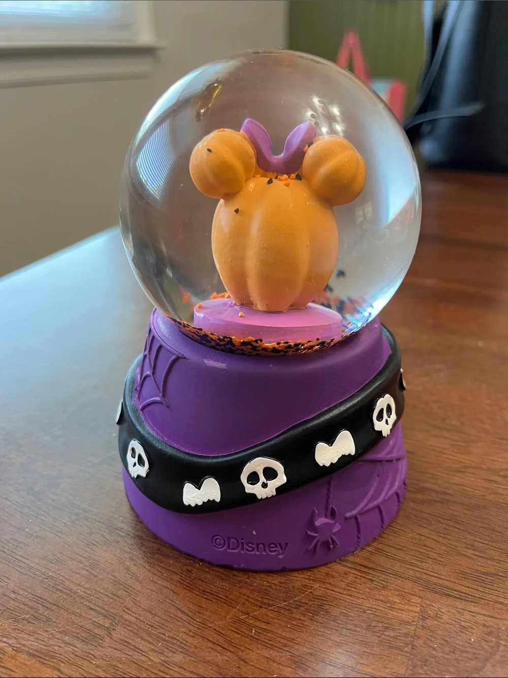 Minnie Mouse Halloween snow globe
